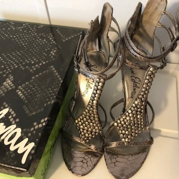 Shoes - Picture 2 of 2